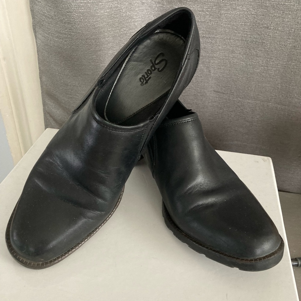 Sports women easy slip on